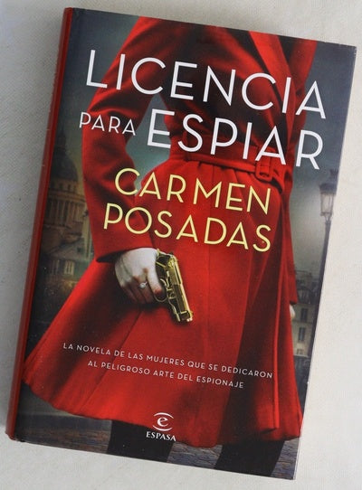 Licencia para espiar : (la mano izquierda)