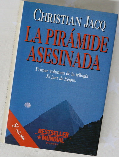 La pirámide asesinada