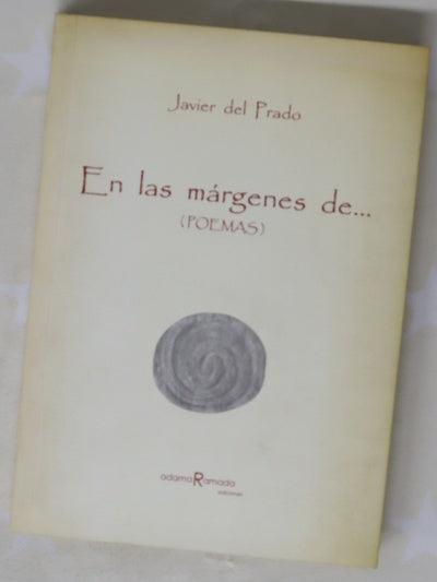 En las márgenes de-- (poemas)