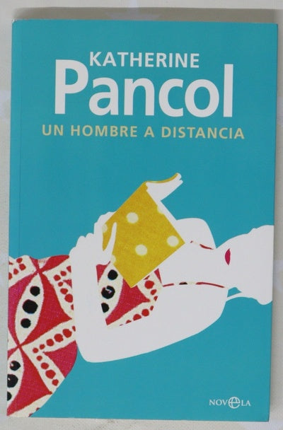Un hombre a distancia