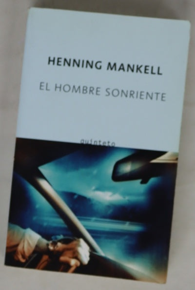 El hombre sonriente