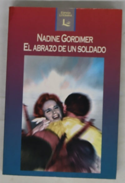 El abrazo de un soldado