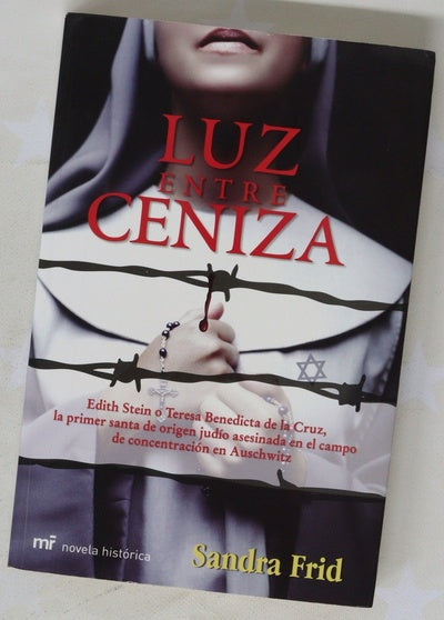 Luz  entre ceniza