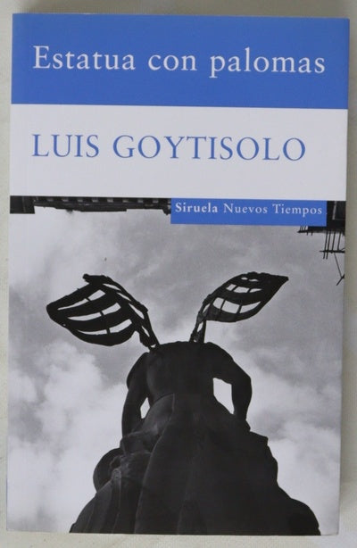 Estatua con palomas