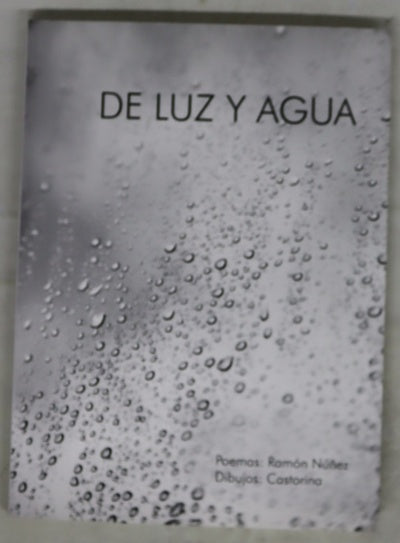 De luz y agua : poemas y dibujos