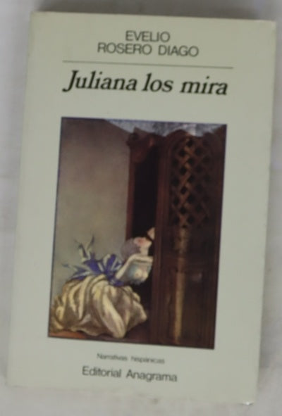 Juliana los mira