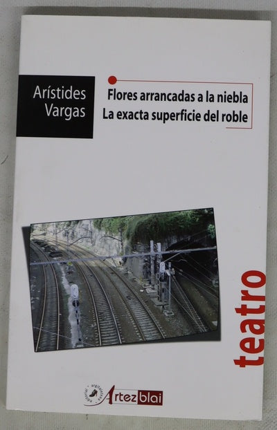 Flores arrancadas de la niebla La exacta superficie del roble