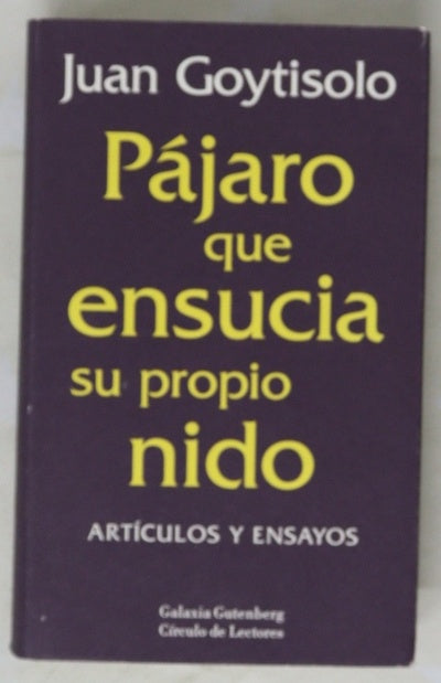 Pájaro que ensucia su propio nido