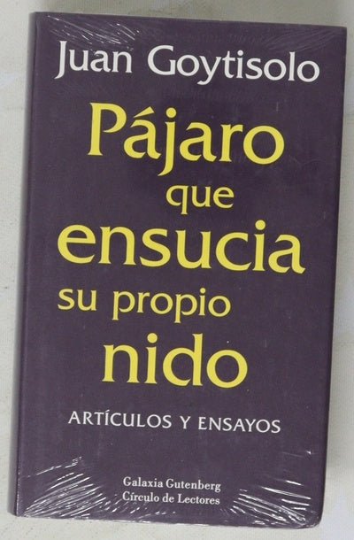 Pájaro que ensucia su propio nido