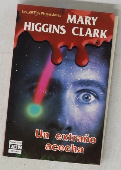 Un extraño acecha