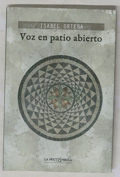Voz en patio abierto