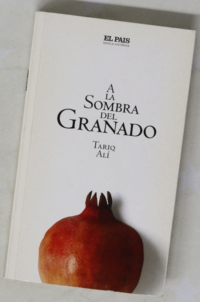 A la sombra del granado