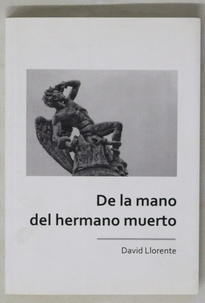 De la mano del hermano muerto