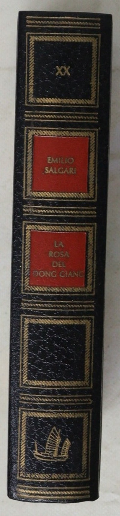 La rosa del Dong-Giang ; La perla del río rojo