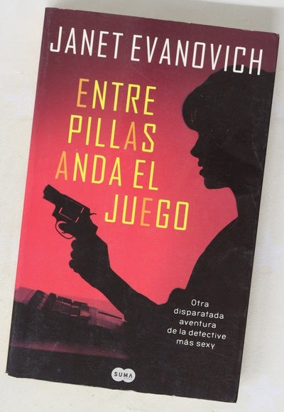Entre pillas anda el juego otra disparatada aventura de la detective más sexy