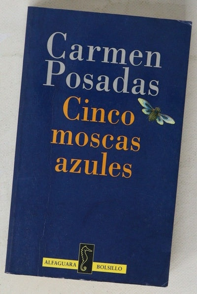 Cinco moscas azules