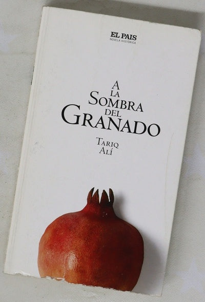 A la sombra del granado