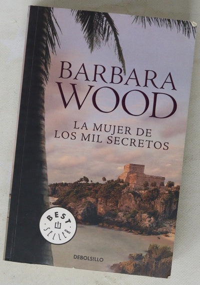 La mujer de los mil secretos