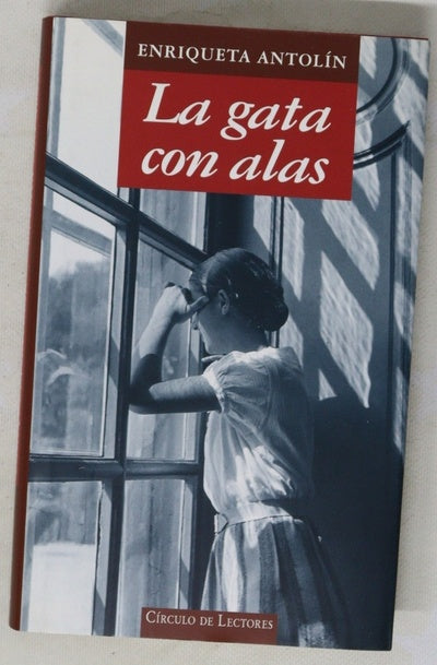 La gata con alas