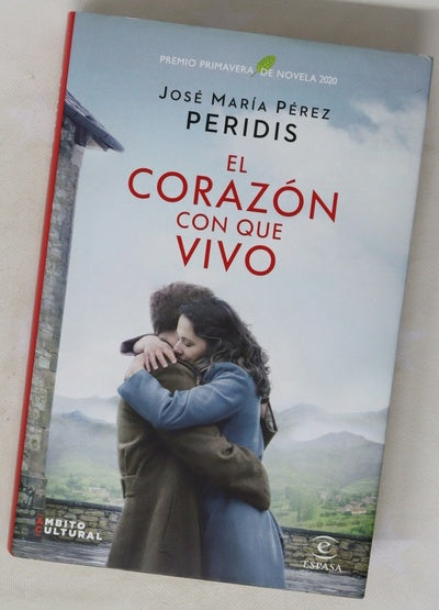 El corazón con que vivo