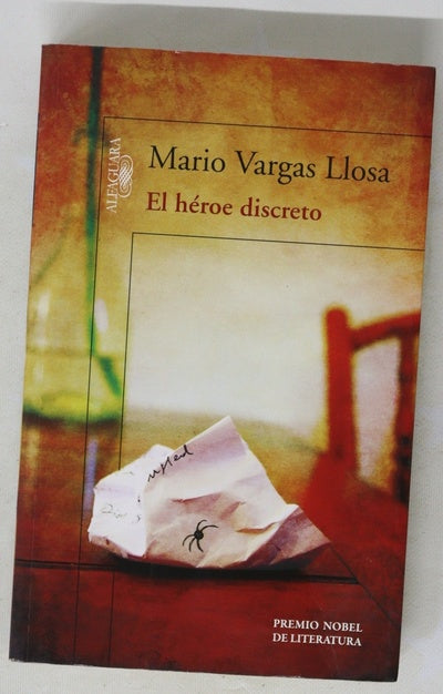 El héroe discreto