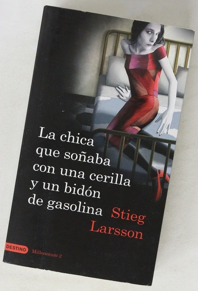 La chica que soñaba con una cerilla y un bidón de gasolina