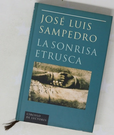 La sonrisa etrusca