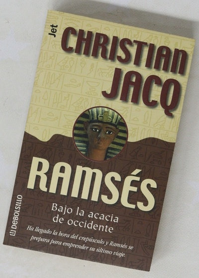 Bajo la acacia de occidente