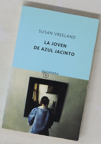 La joven de azul jacinto