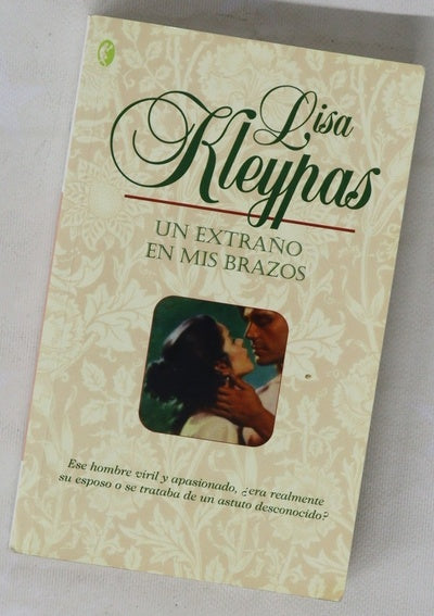 Un extraño en mis brazos