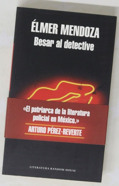 Besar al detective