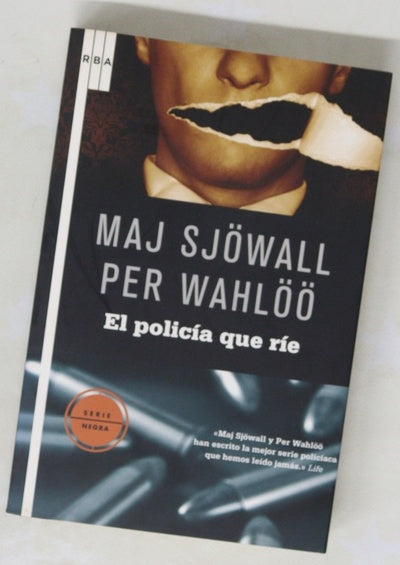 El policía que ríe