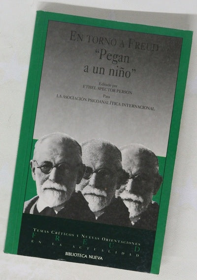 "pegan a  un niño"