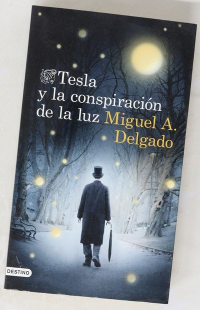 Tesla y la conspiración de la luz