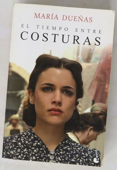 El tiempo entre costuras