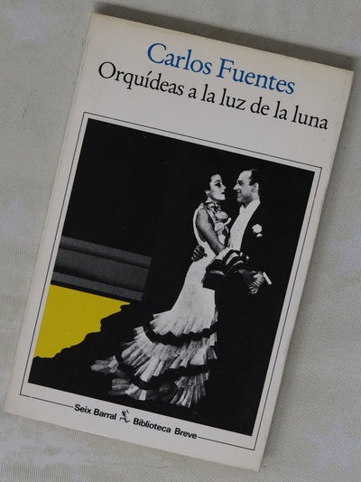 Orquídeas a la luz de la luna comedia mexicana