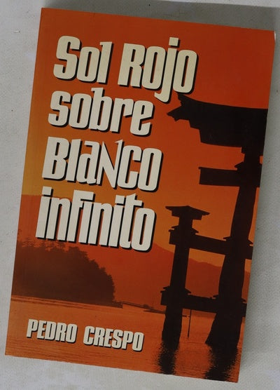 Sol rojo sobre blanco infinito