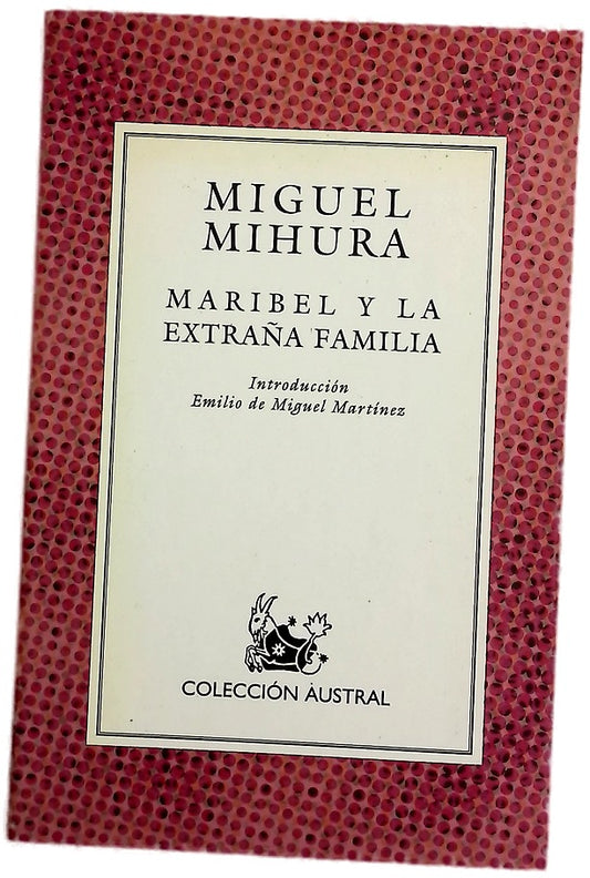 Maribel y la extraña familia