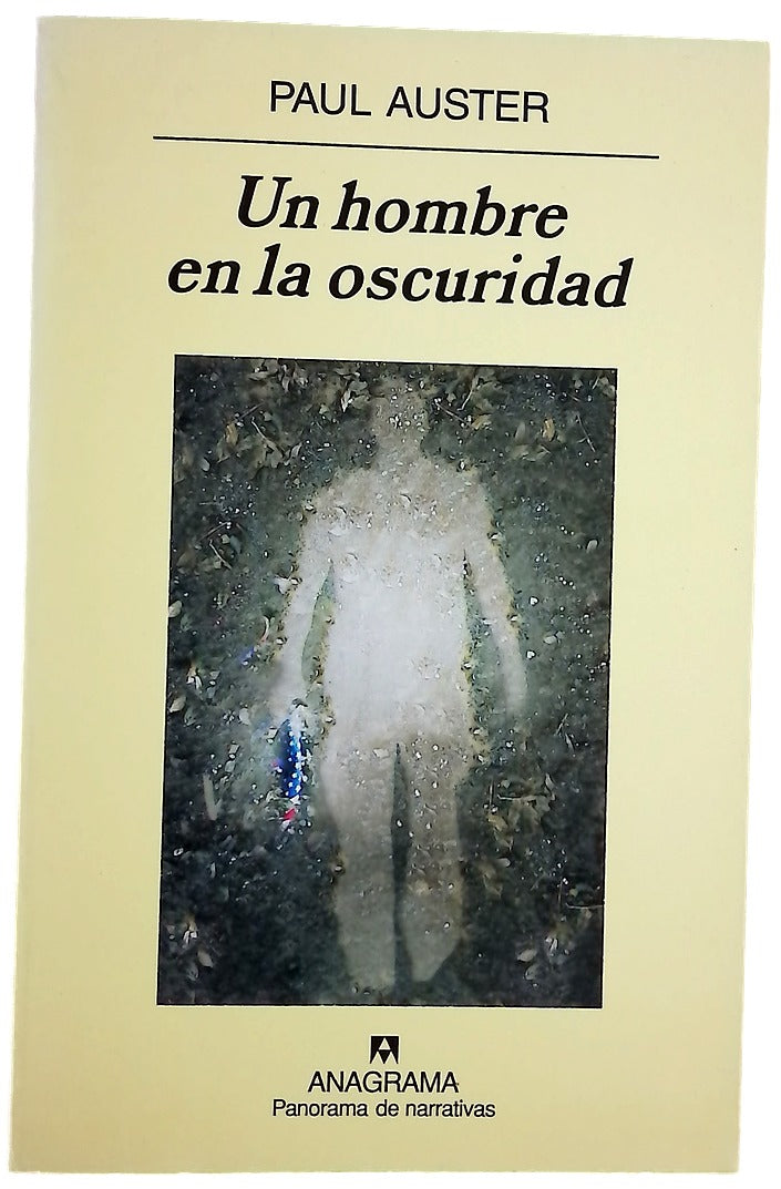 Un hombre en la oscuridad
