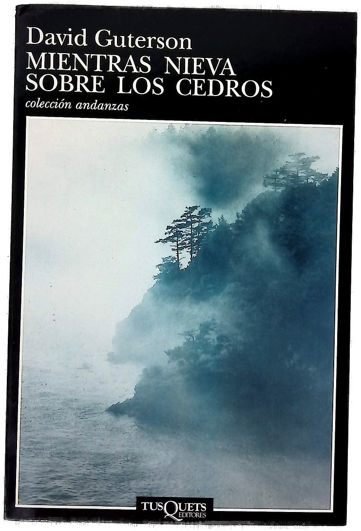 Mientras nieva sobre los cedros