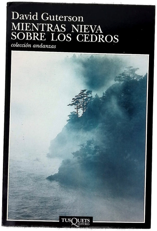 Mientras nieva sobre los cedros
