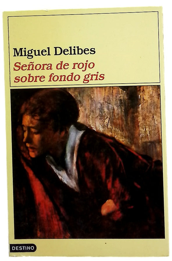Señora de rojo sobre fondo gris