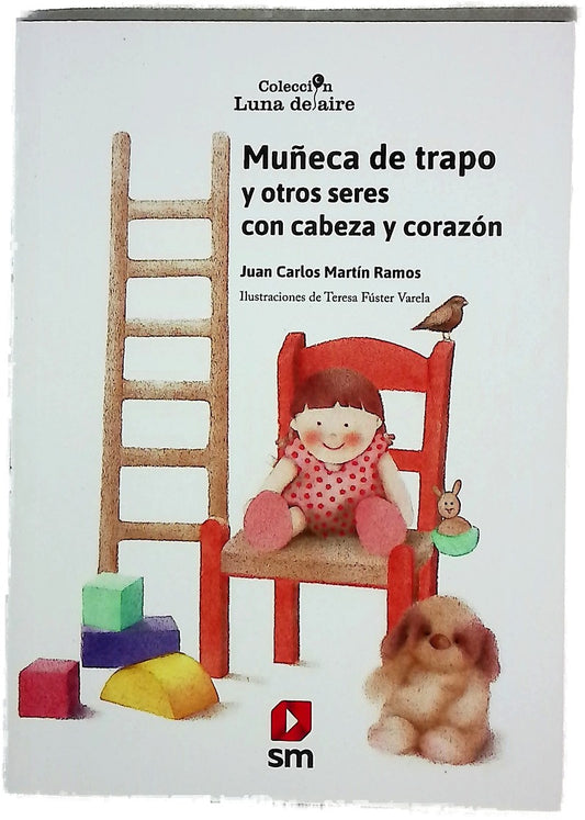 Muñeca de trapo y otros seres con cabeza y corazón