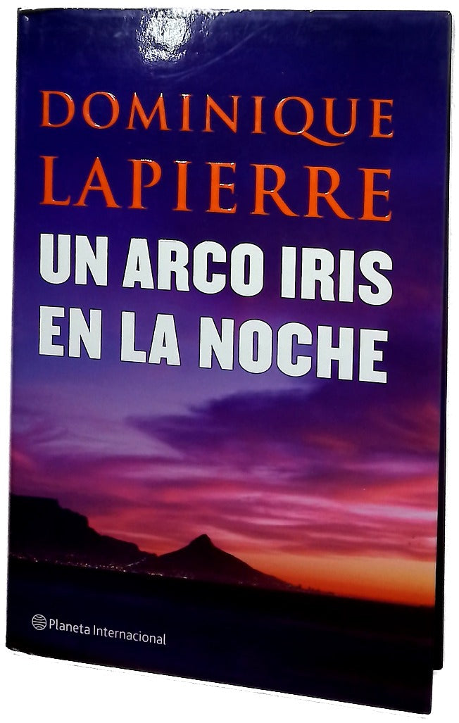 Un arco iris en la noche