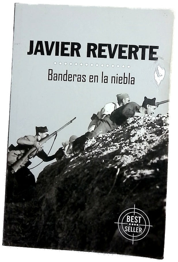 Banderas en la niebla