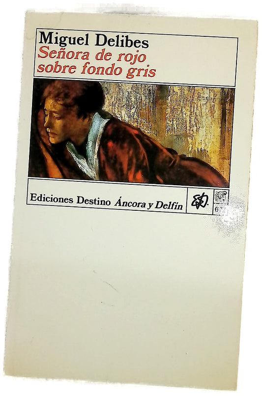 Señora de rojo sobre fondo gris