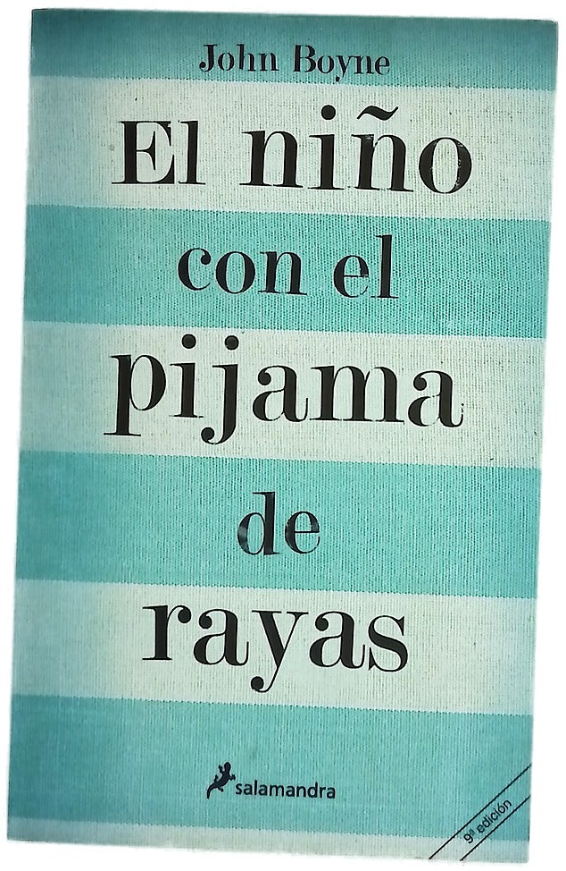 El niño con el pijama de rayas