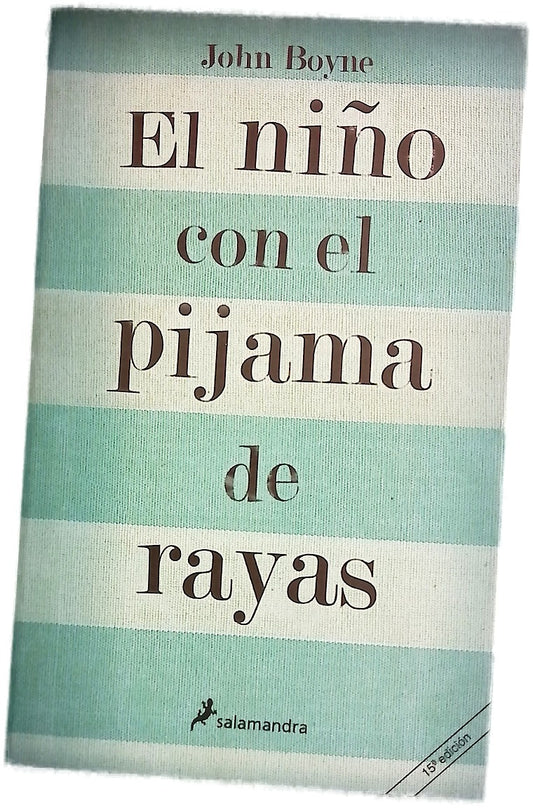 El niño con el pijama de rayas