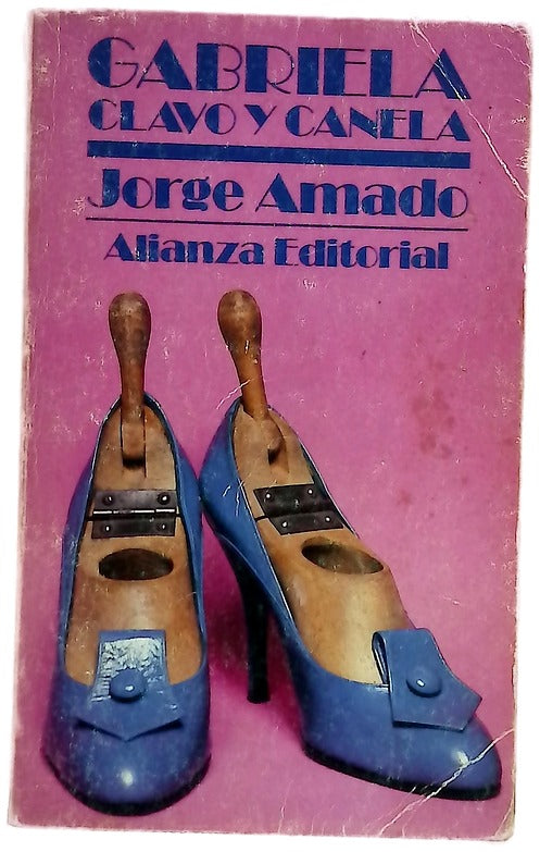 Gabriela clavo y canela