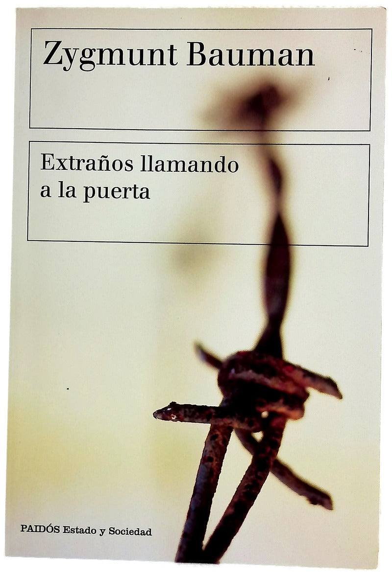 Extraños llamando a la puerta